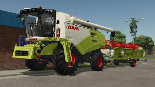 More information about "CLAAS TUCANO 580"